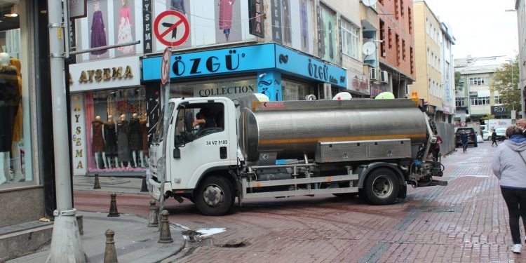 Cadde ve Sokaklar dezenfekte ediliyor